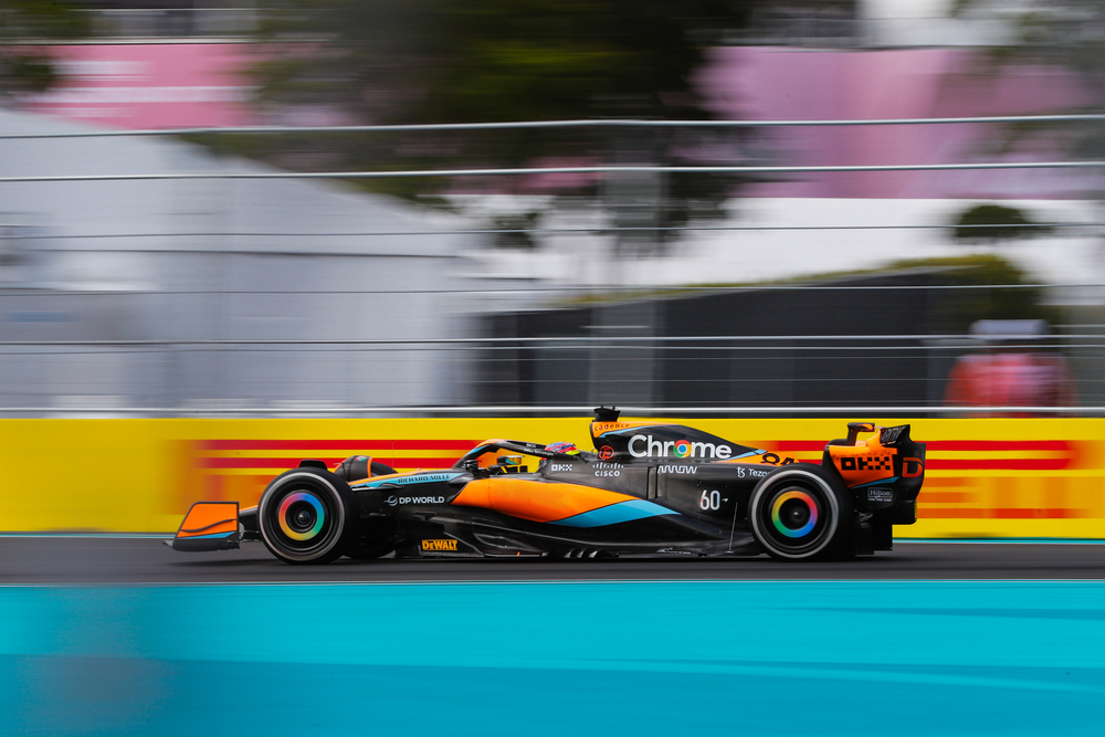 ★-F1 リトグラフ McLAREN 104 オーストラリアGP ピットイン McLaren F1 Team VIP Experience in Japan: Saturday Qualifying