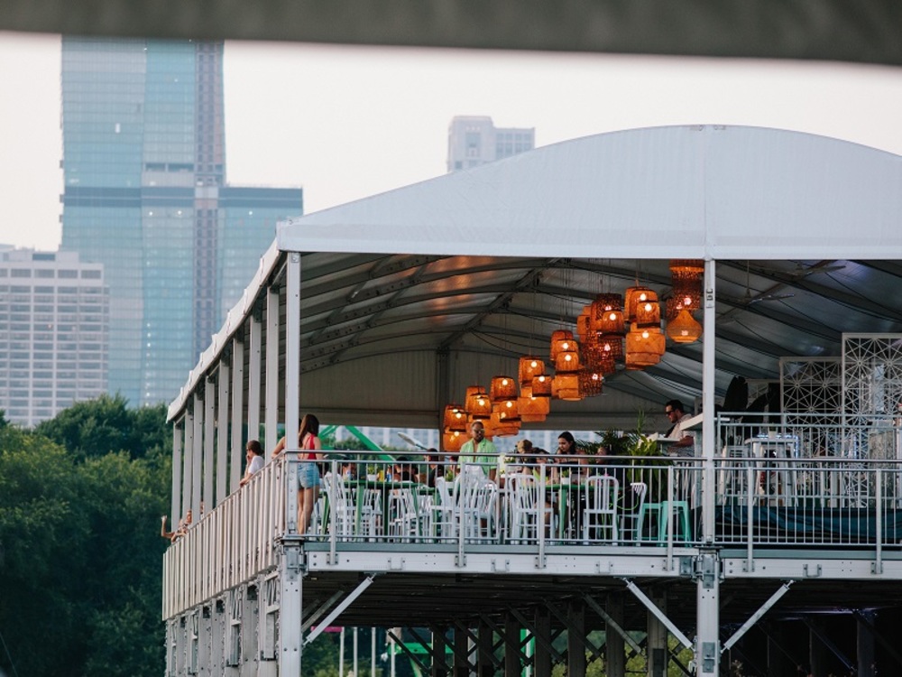 2Day (Sat/Sun) VIP Cabana Access to Lollapalooza 希尔顿荣誉客会积分竞拍